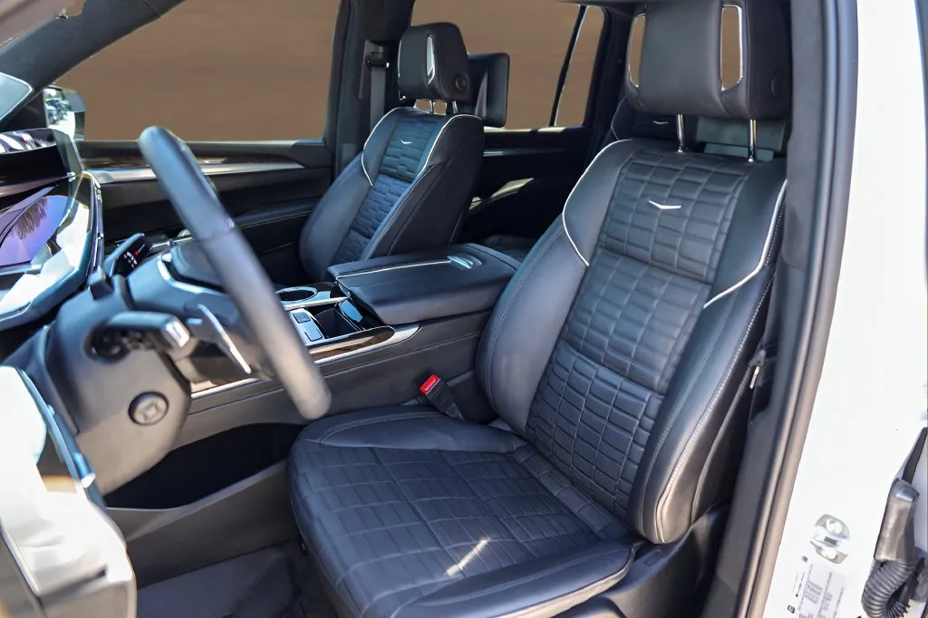 Cadillac Escalade ESV photo 7