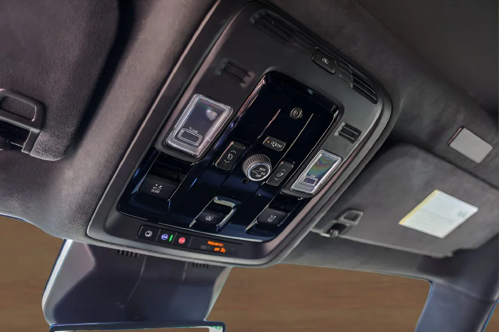 Cadillac Escalade ESV photo 20