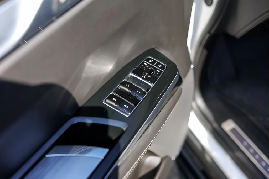 Cadillac Escalade ESV photo 22