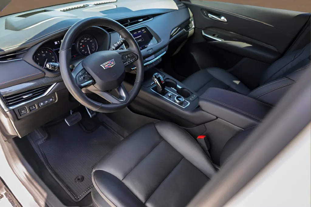Cadillac XT4 photo 10