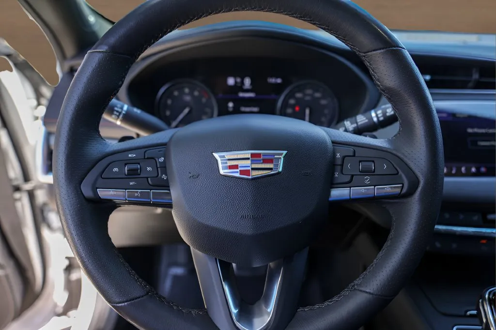 Cadillac XT4 photo 12