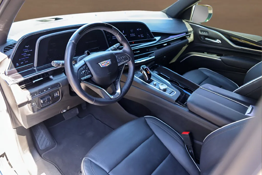 Cadillac Escalade photo 9