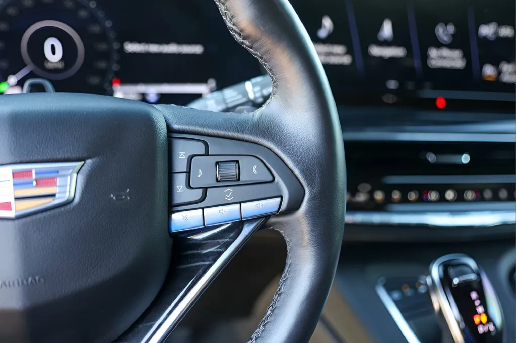 Cadillac Escalade photo 12
