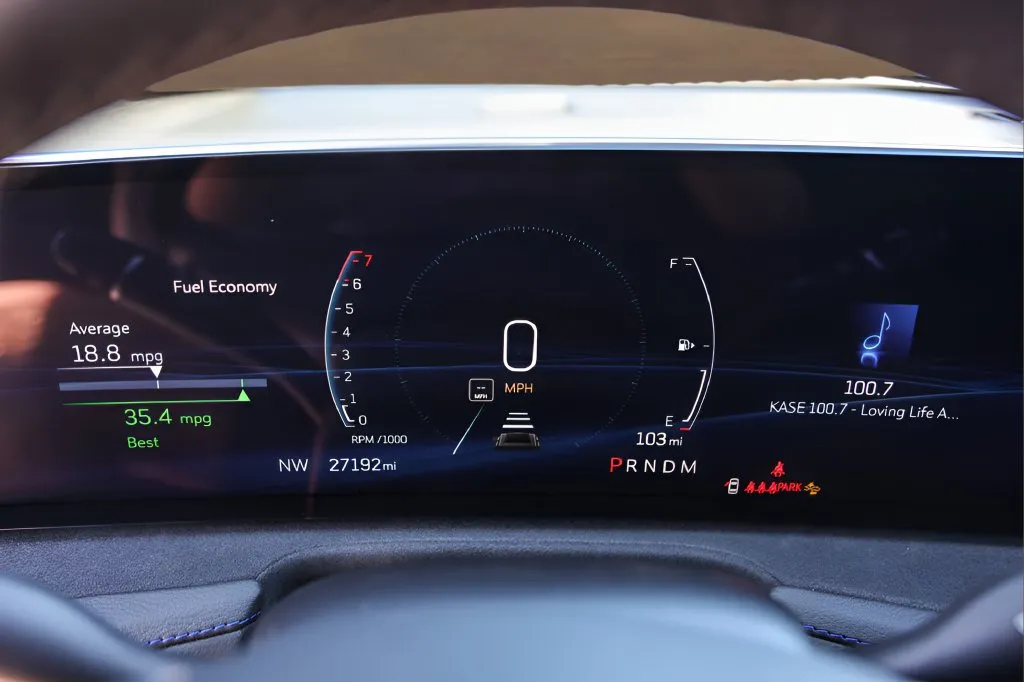 Cadillac XT4 photo 11