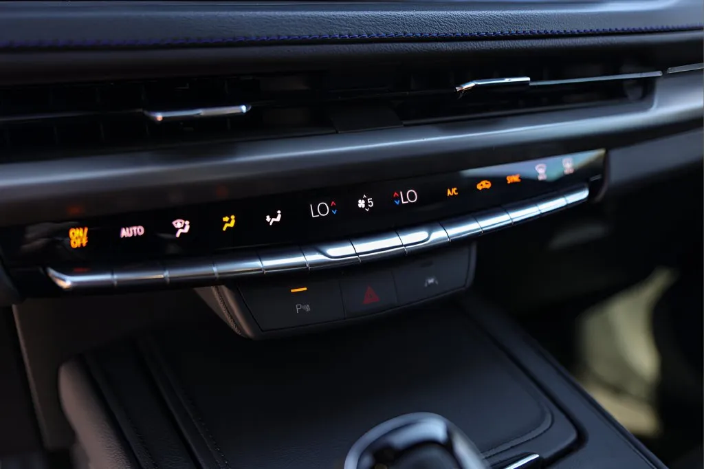 Cadillac XT4 photo 17