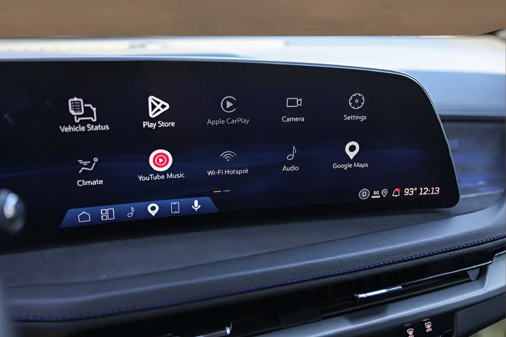 Cadillac XT4 photo 15
