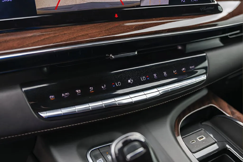 Cadillac Escalade photo 18