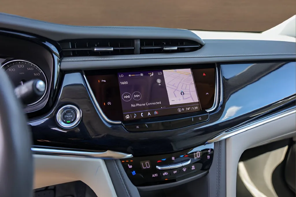 Cadillac XT6 photo 16