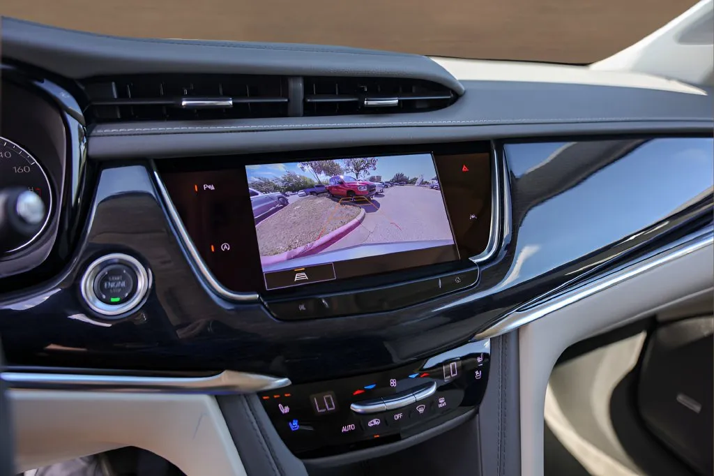 Cadillac XT6 photo 17