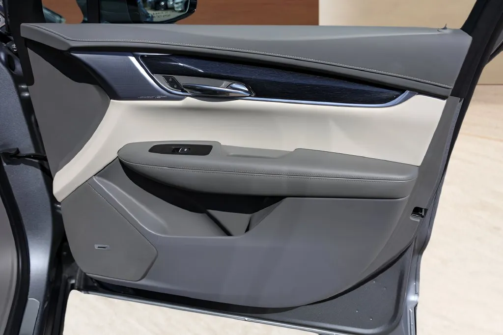 Cadillac XT6 photo 30