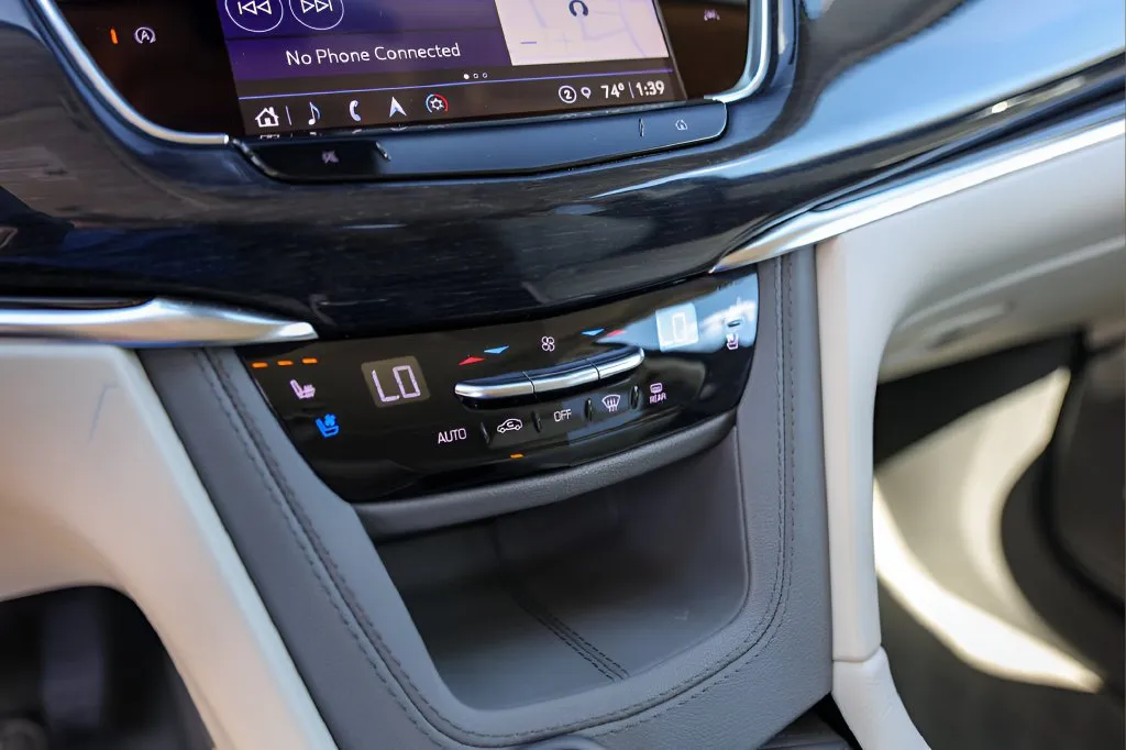 Cadillac XT6 photo 19