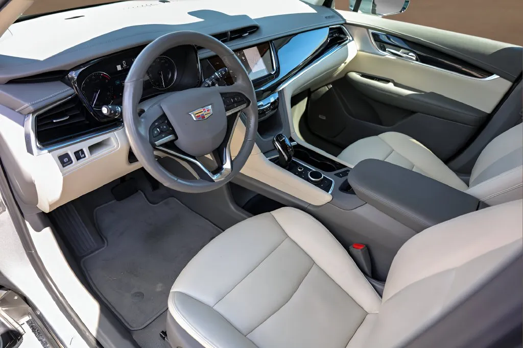 Cadillac XT6 photo 10