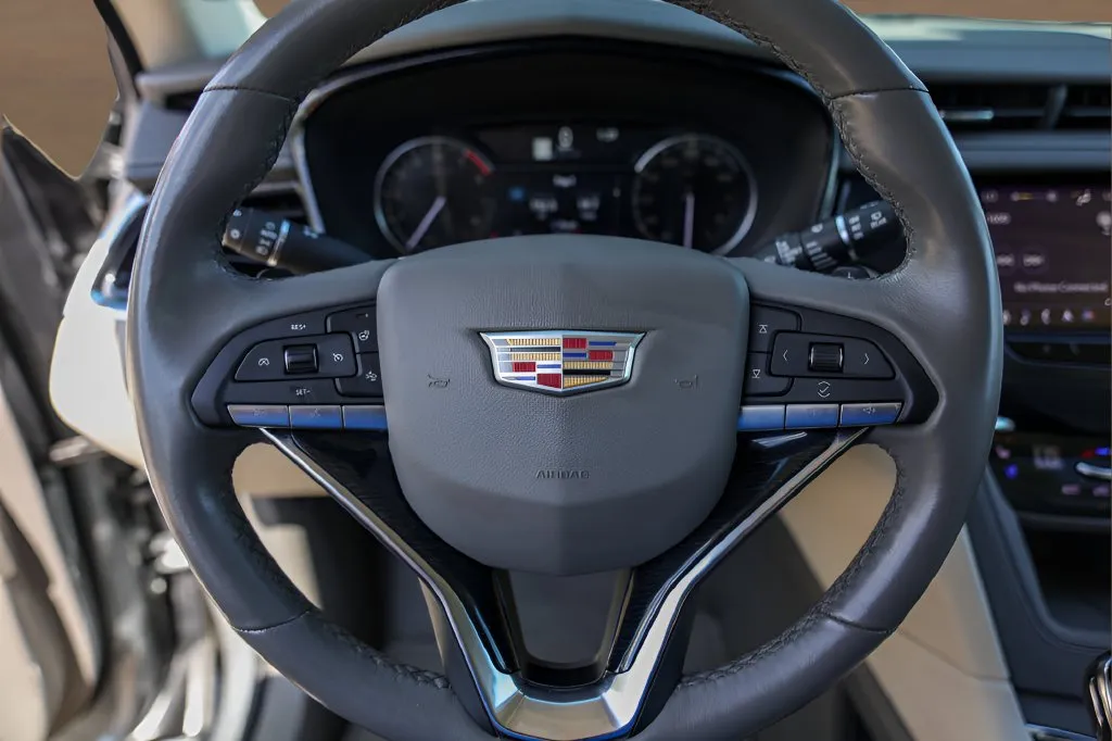 Cadillac XT6 photo 12
