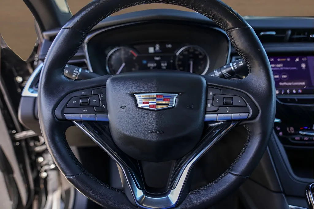 Cadillac XT6 photo 12