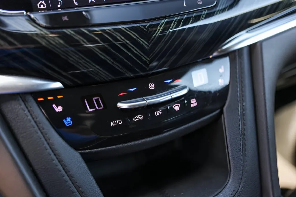 Cadillac XT6 photo 19