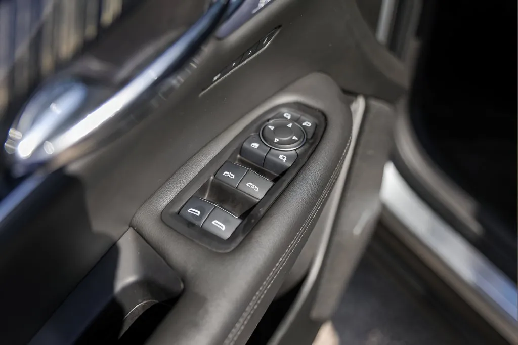 Cadillac XT6 photo 24