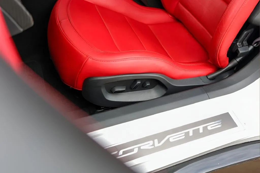 Chevrolet Corvette photo 8