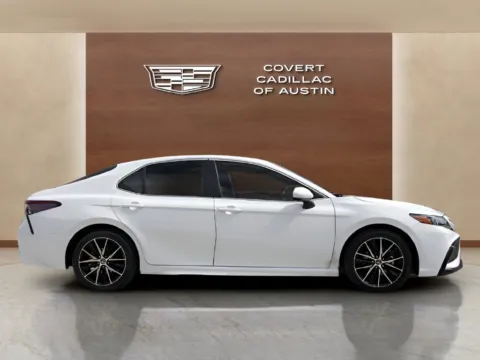 More photos of 2021 Toyota Camry SE at Covert Cadillac, TX