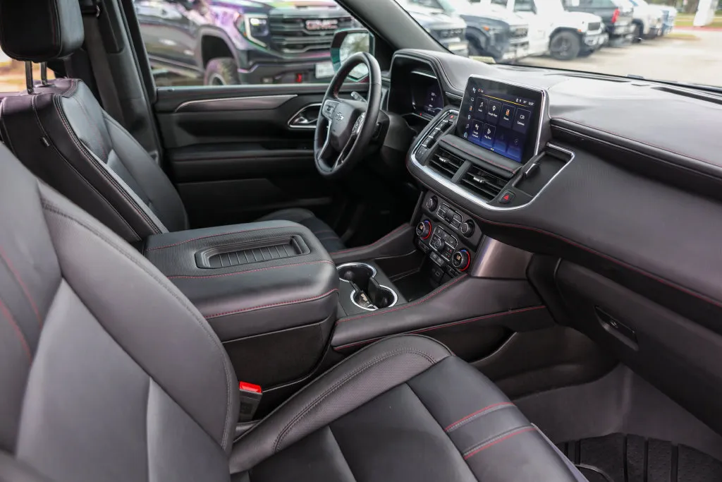 Chevrolet Suburban photo 35
