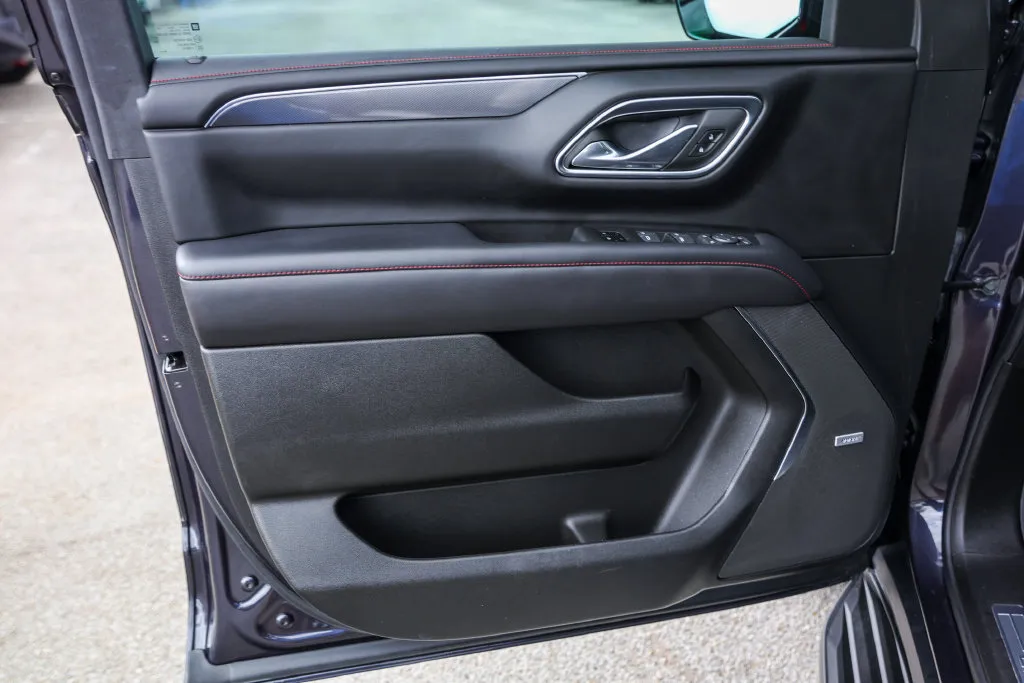 Chevrolet Suburban photo 28