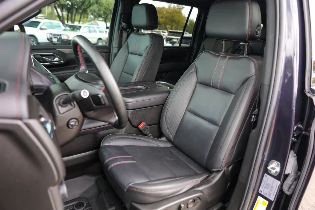 Chevrolet Suburban photo 9