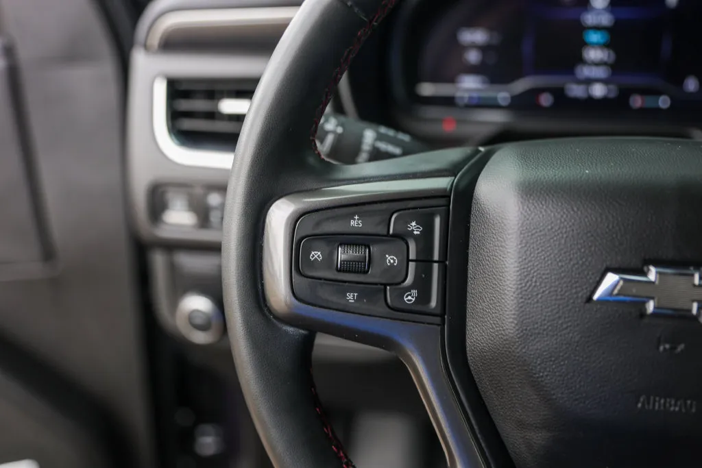 Chevrolet Suburban photo 16