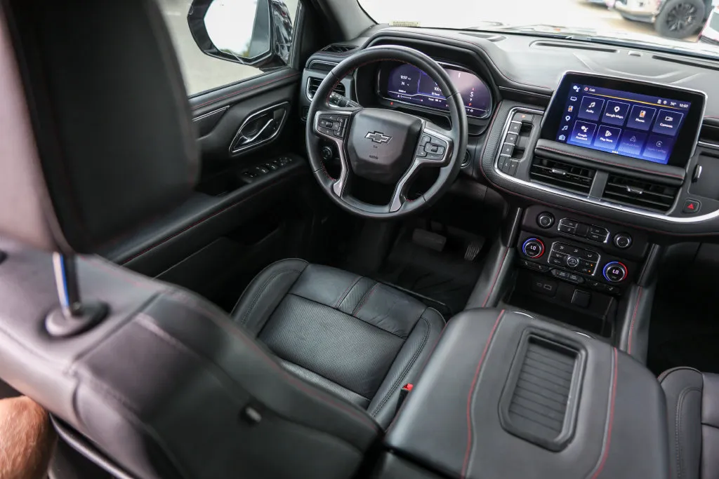 Chevrolet Suburban photo 32