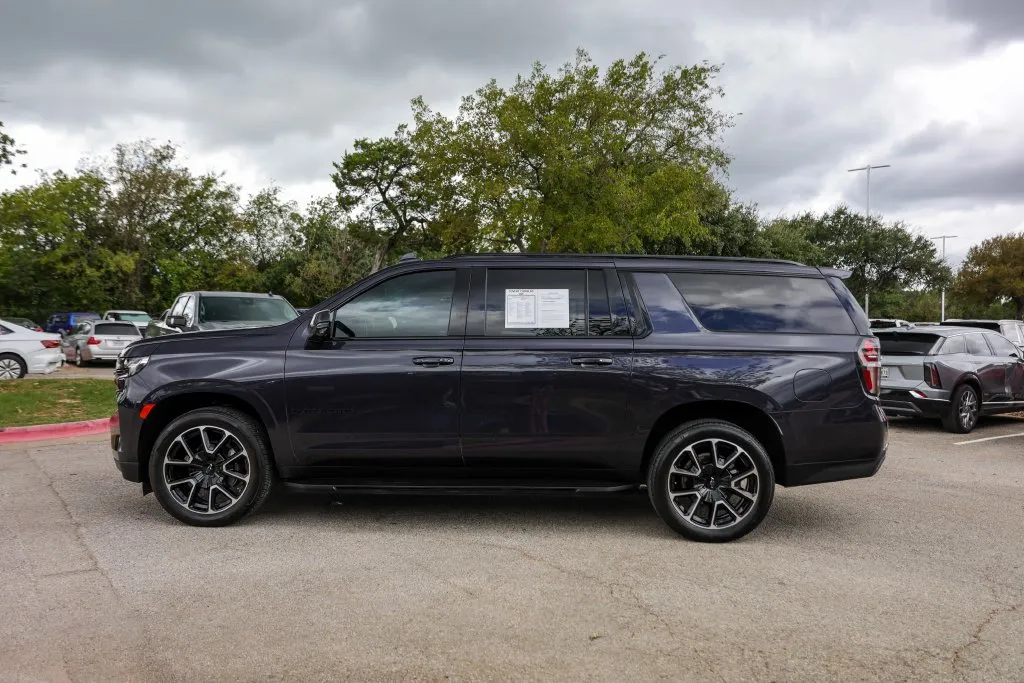 Chevrolet Suburban photo 4