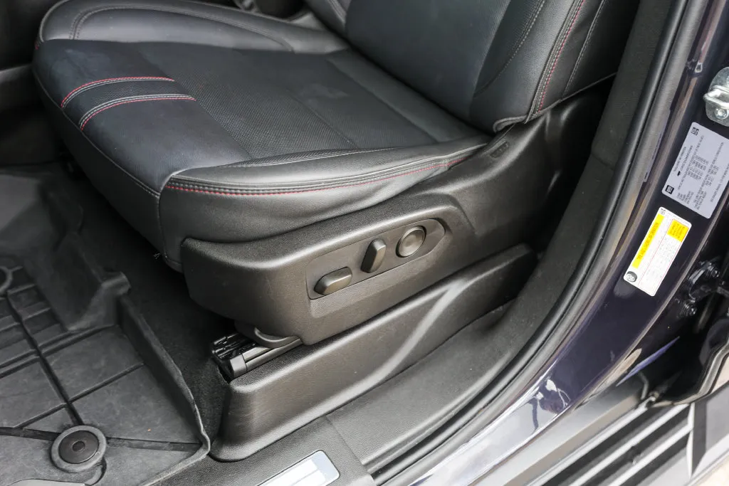 Chevrolet Suburban photo 10