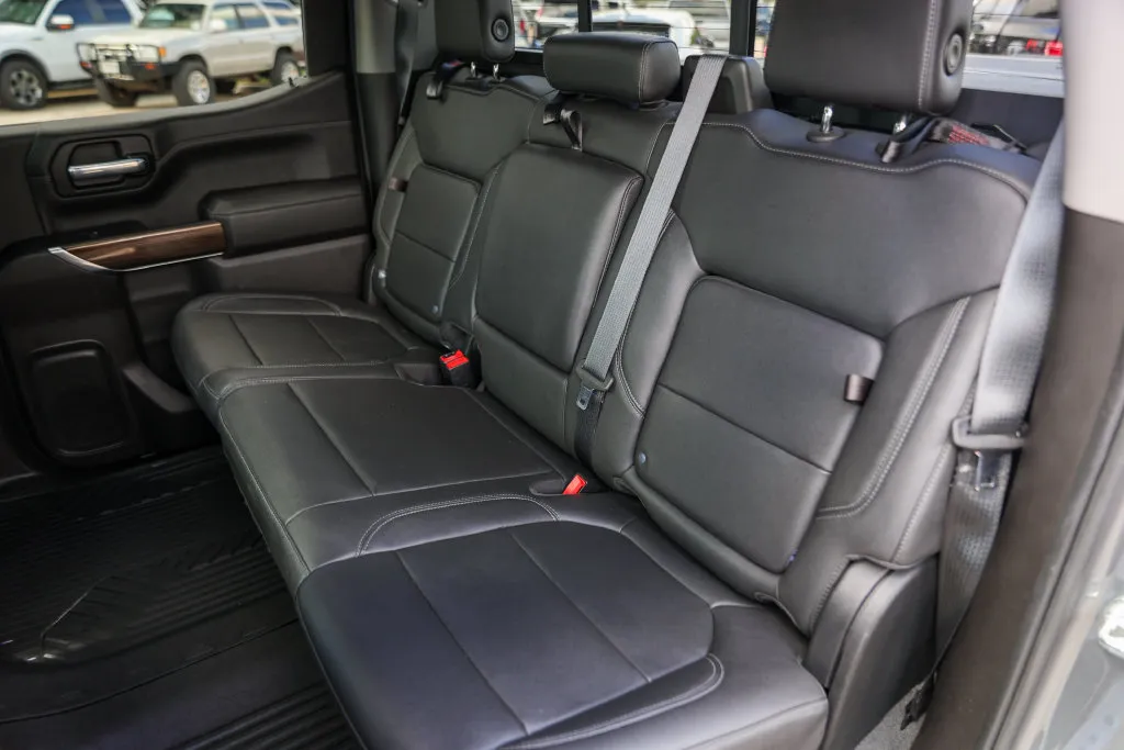 Chevrolet Silverado photo 23