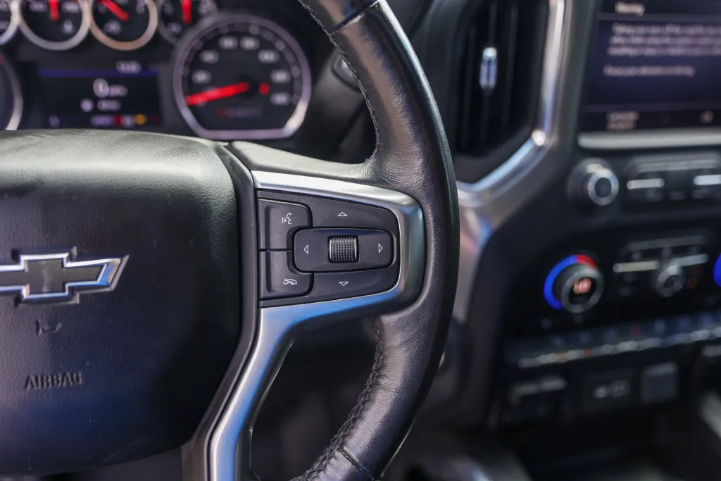 Chevrolet Silverado photo 12