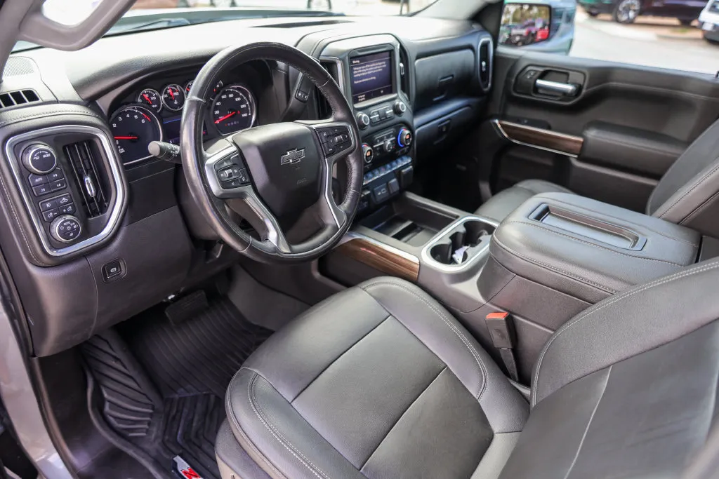 Chevrolet Silverado photo 9