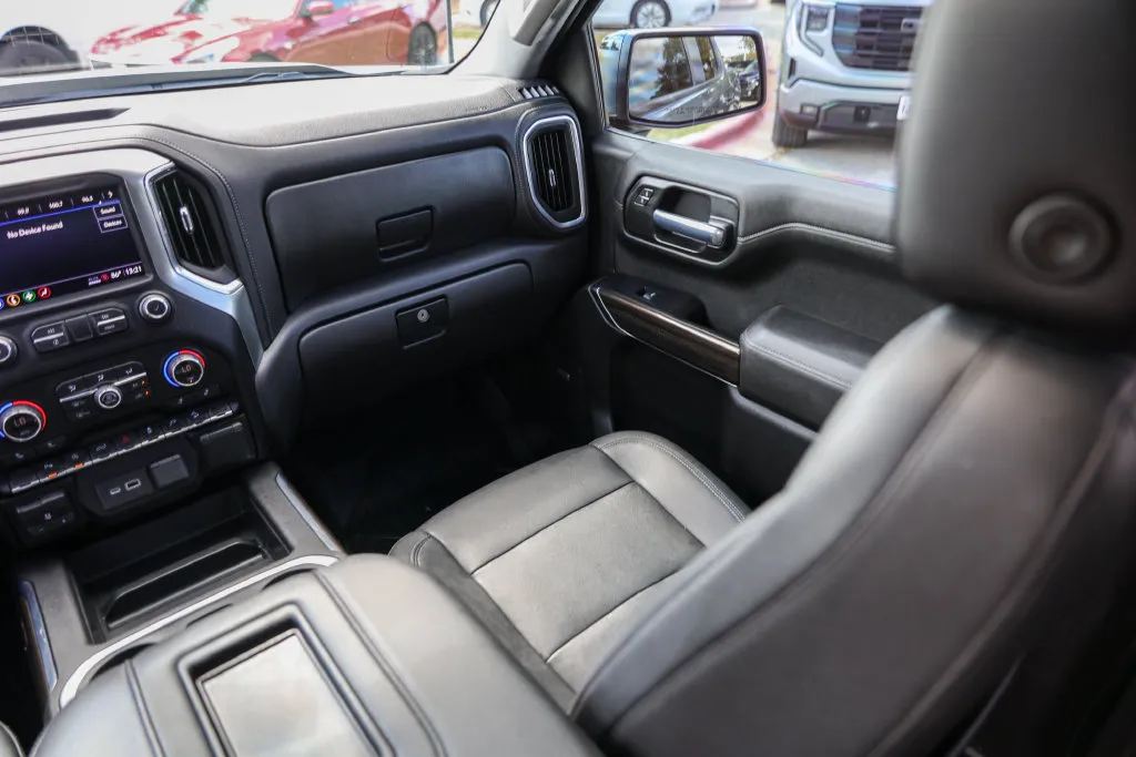 Chevrolet Silverado photo 26