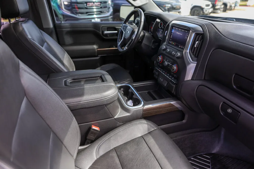 Chevrolet Silverado photo 28