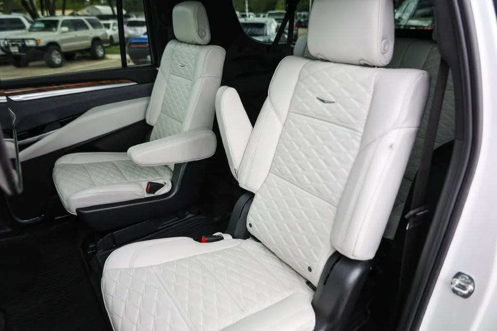 Cadillac Escalade ESV photo 24