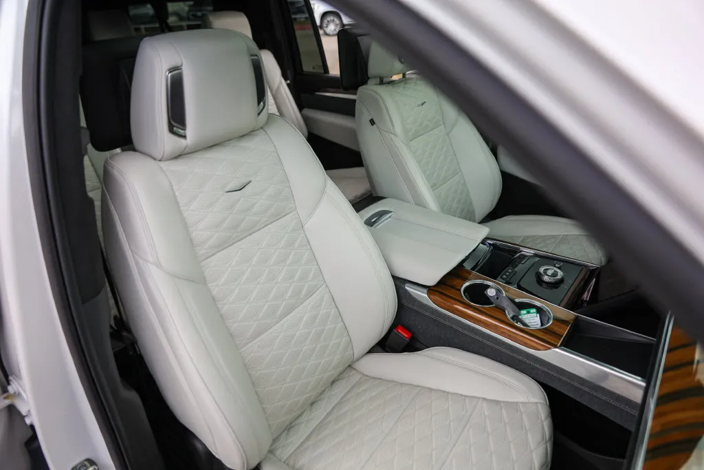 Cadillac Escalade ESV photo 32