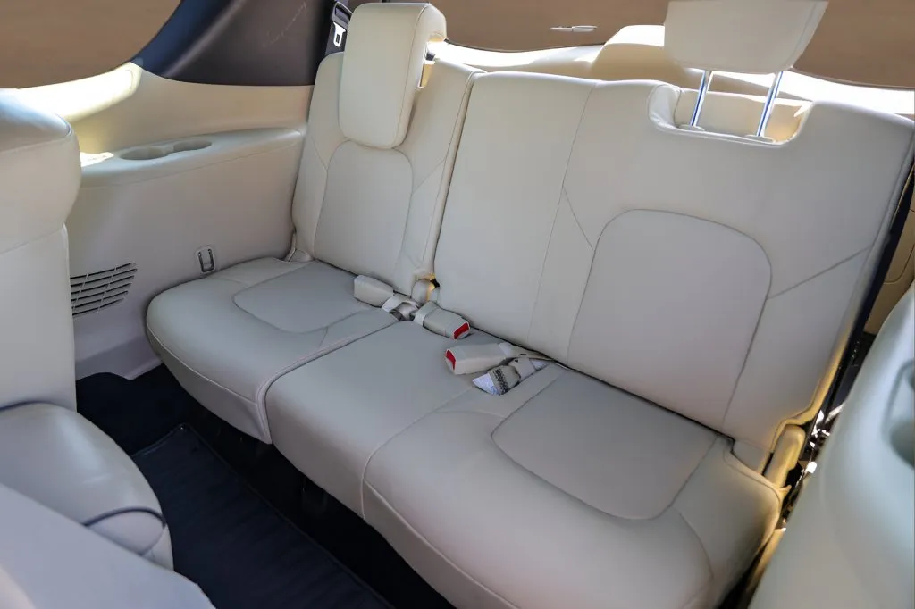 Infiniti QX80 photo 26