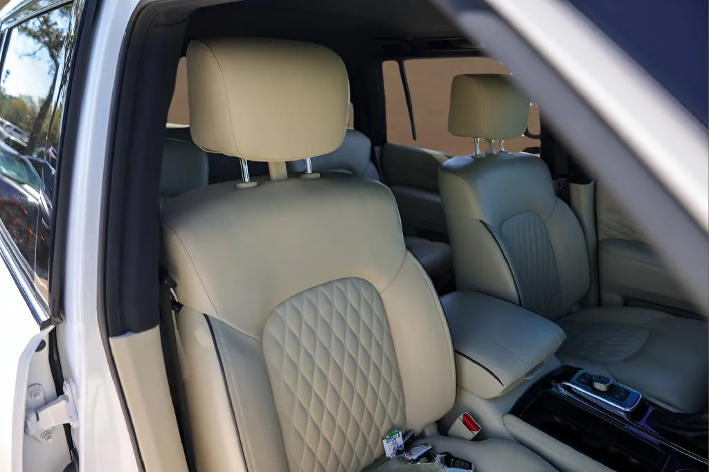 Infiniti QX80 photo 33