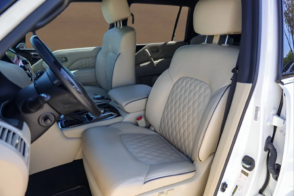 Infiniti QX80 photo 7