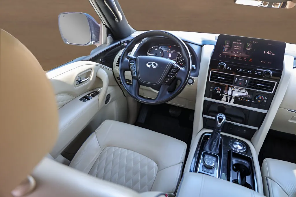 Infiniti QX80 photo 29