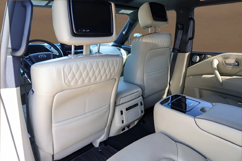 Infiniti QX80 photo 27