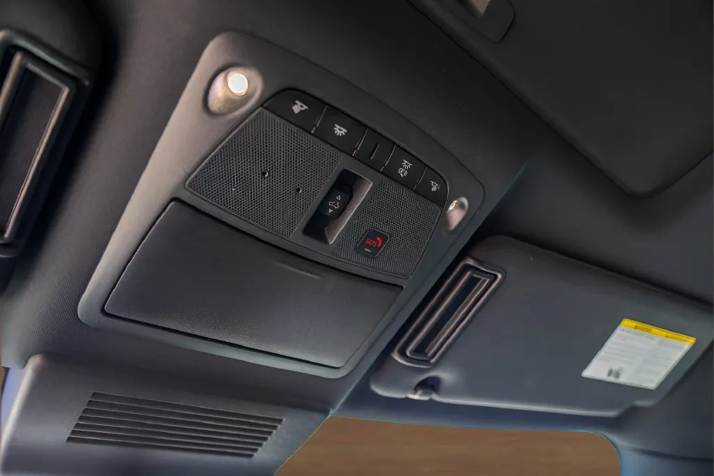 Infiniti QX80 photo 21