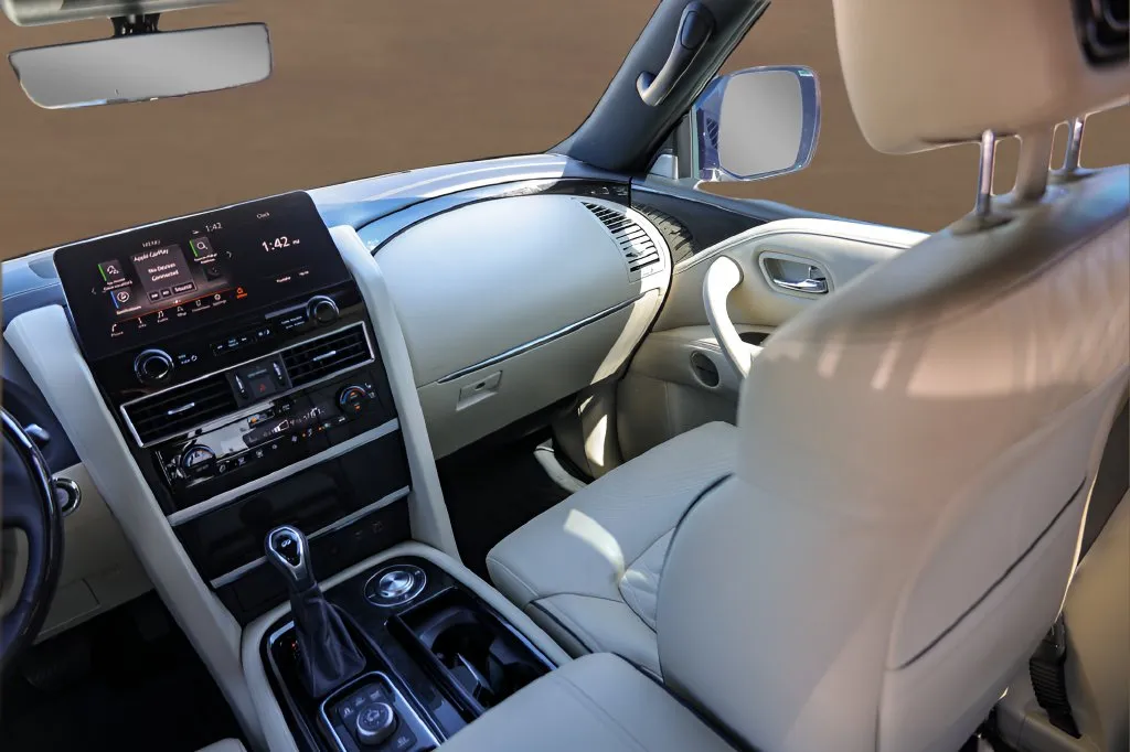 Infiniti QX80 photo 30