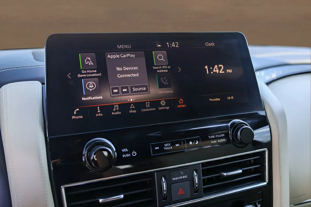 Infiniti QX80 photo 16