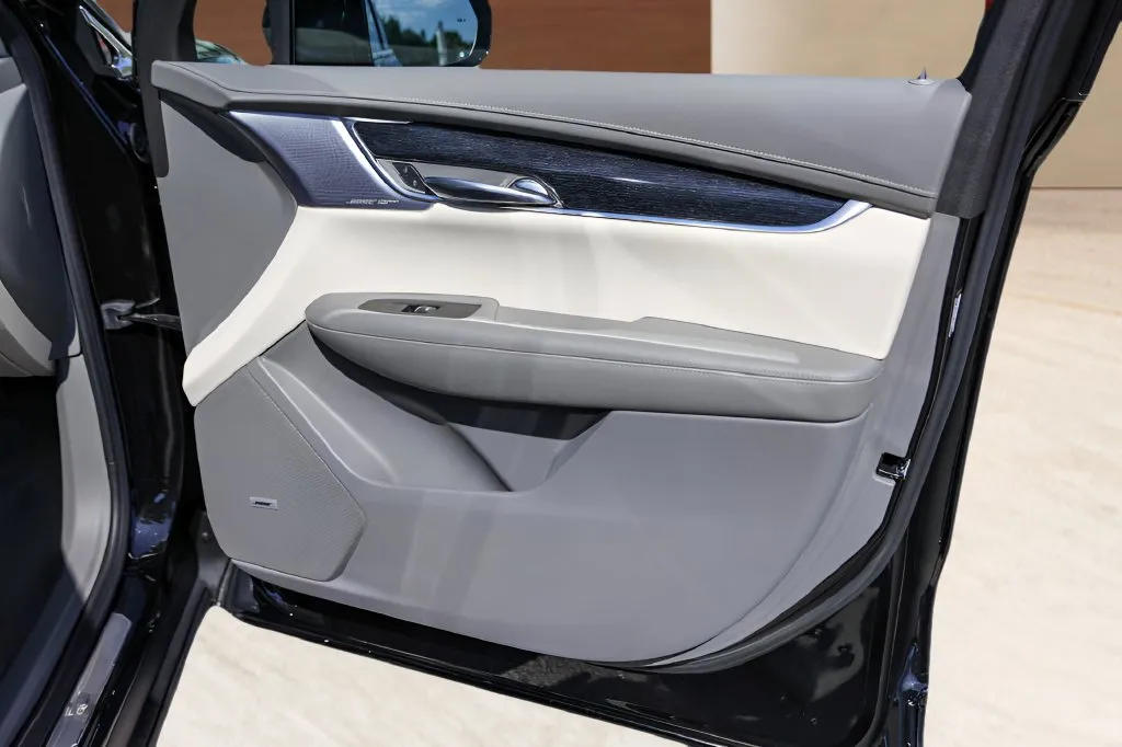 Cadillac XT6 photo 30