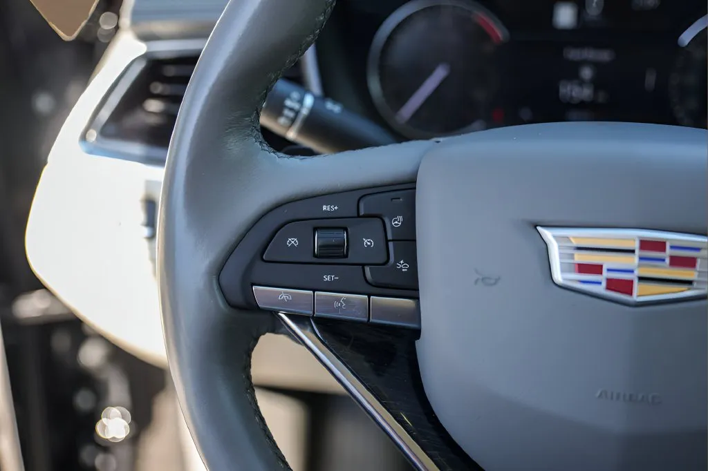 Cadillac XT6 photo 14