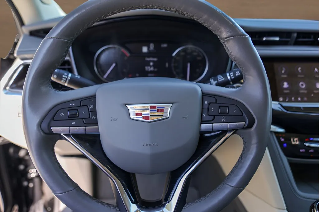 Cadillac XT6 photo 12