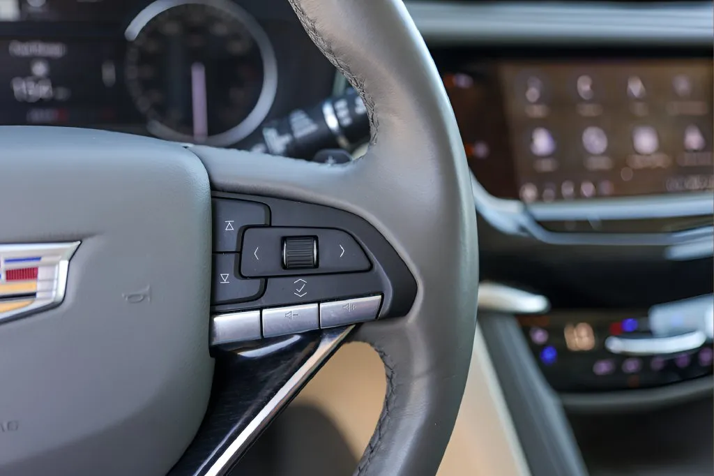 Cadillac XT6 photo 13