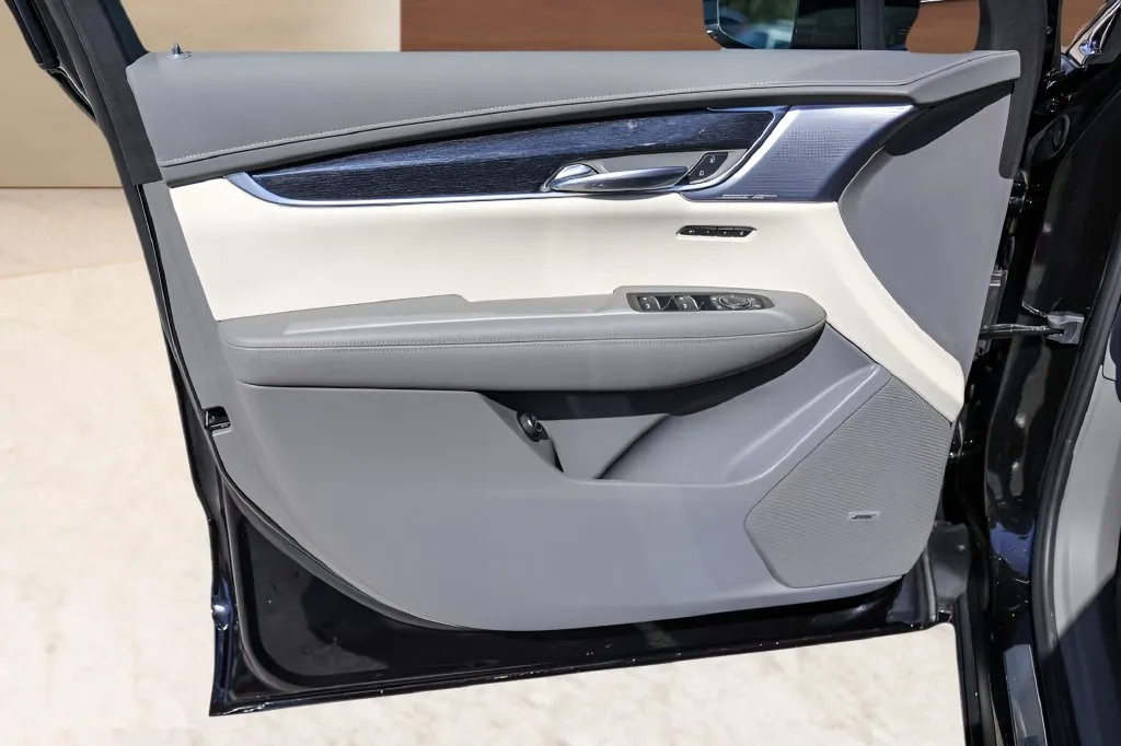 Cadillac XT6 photo 24