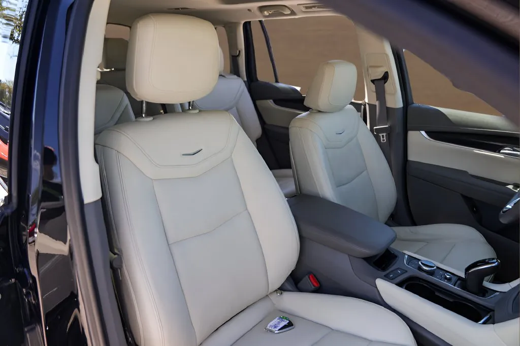 Cadillac XT6 photo 32